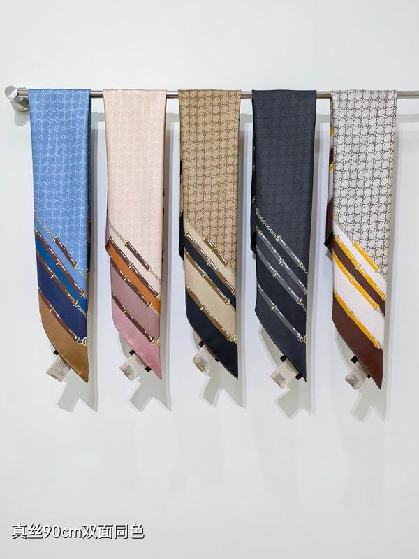 Gucci silk scarf hm24